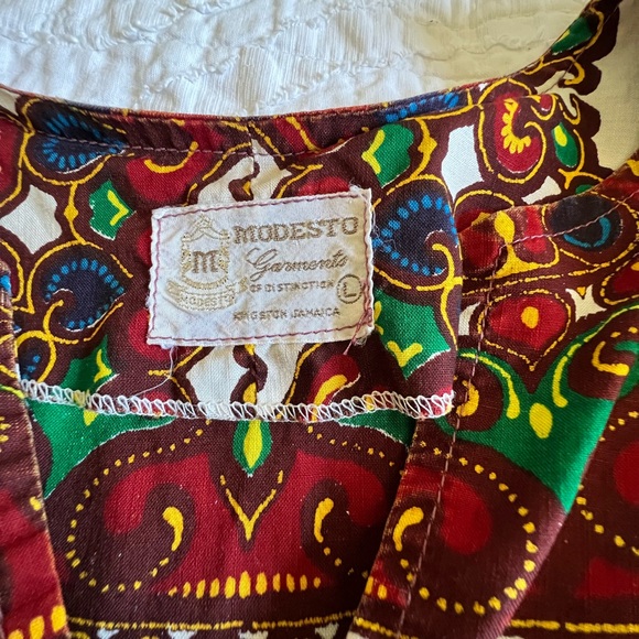 Cute vintage blouse/shirt - white and multi-color design made in Jamaica - Picture 3 of 3